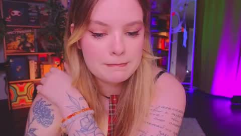 Snapshot of hottie_jane chatting on October 31, 3:57 pm Jane online show from October 31, 3:57 pm