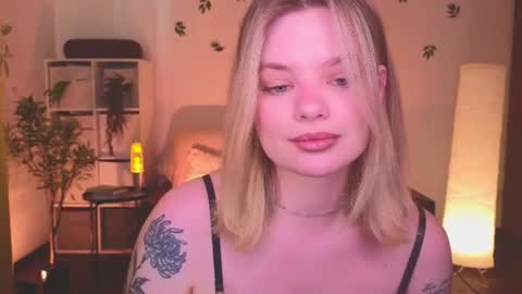 Snapshot of hottie_jane chatting on July 17, 10:22 am Jane online show from July 17, 10:22 am