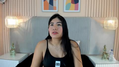 Snapshot of hottie_mine_ chatting on October 15, 10:59 am 2pm - 9pm GMT-5 online show from October 15, 10:59 am