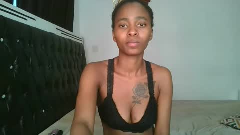 hottie_mistie online show from May 16, 5:15 am