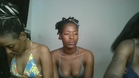 hottie_mistie online show from July 4, 6:52 am