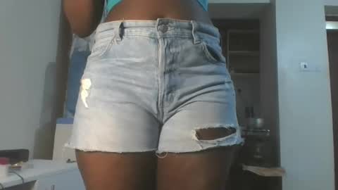 Snapshot of hottie_vera chatting on October 23, 7:18 am vera online show from October 23, 7:18 am