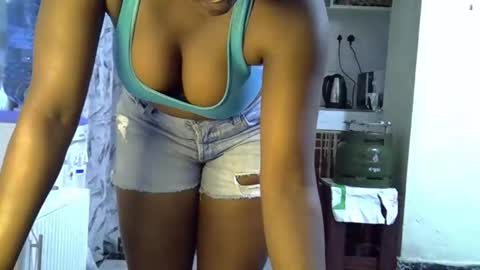 Snapshot of hottie_vera chatting on November 9, 8:01 am vera online show from November 9, 8:01 am