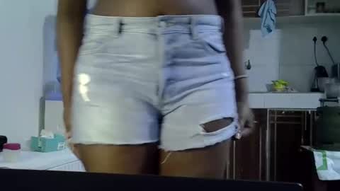 Snapshot of hottie_vera chatting on November 11, 7:36 pm vera online show from November 11, 7:36 pm