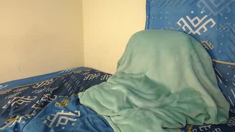 independent Model online show from January 18, 11:55 pm