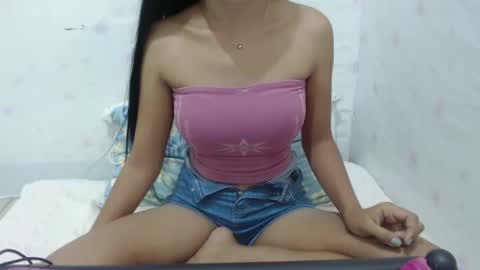 Snapshot of hotties_jen chatting on January 18, 11:43 am jen online show from January 18, 11:43 am