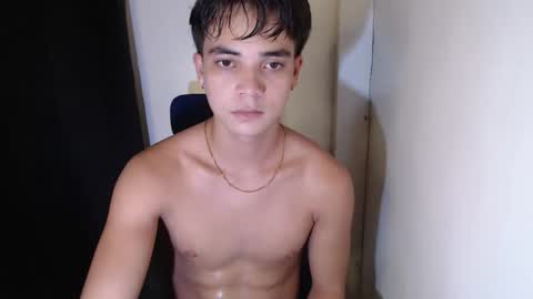 hottiespydie online show from January 6, 3:49 pm