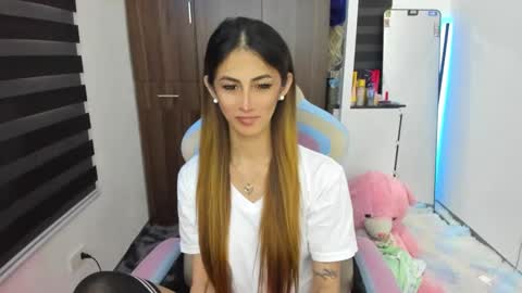 Snapshot of hottietrinity chatting on February 19, 11:46 pm YOUR ONE AND ONLY TRINITY online show from February 19, 11:46 pm