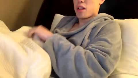 hottiewithabody101 online show from November 13, 7:35 pm