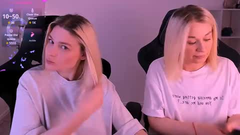 Nessie and Jessie online show from December 8, 11:57 am