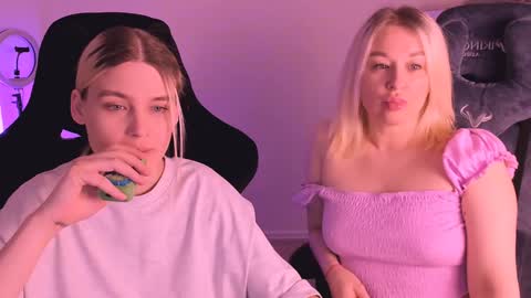 Nessie and Jessie online show from January 2, 4:35 pm