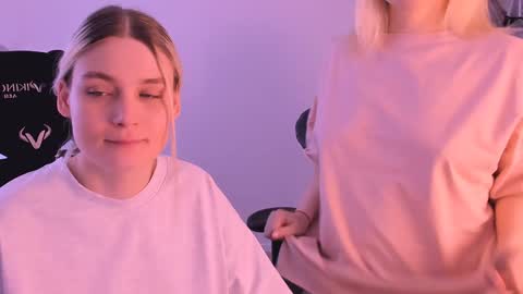 Nessie and Jessie online show from January 11, 11:34 am