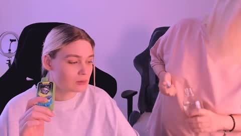 Nessie and Jessie online show from January 12, 10:12 am