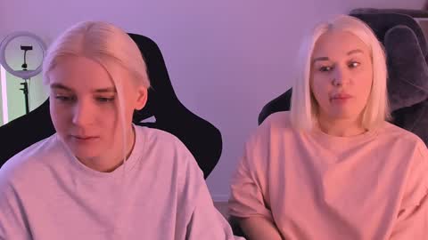 Nessie and Jessie online show from January 21, 11:24 am