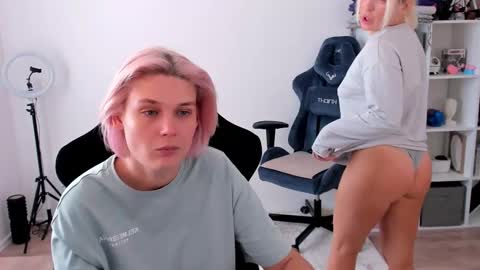 Nessie and Jessie online show from October 11, 10:25 am