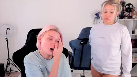 Nessie and Jessie online show from October 12, 10:58 am