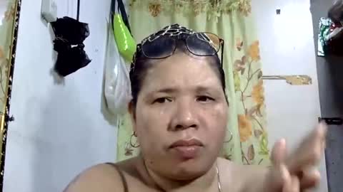 Snapshot of hottycrissy4u chatting on June 14, 5:20 am hottycrissy4u online show from June 14, 5:20 am