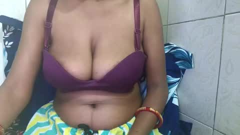 Snapshot of hotwine22 chatting on June 2, 5:37 pm misswine online show from June 2, 5:37 pm
