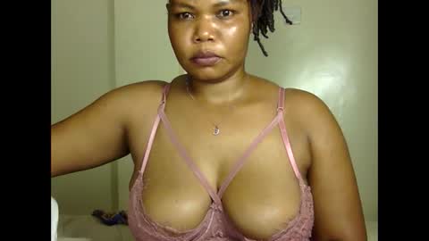 Snapshot of hotysquiter433224 chatting on November 24, 10:53 pm hotysquiter433224 online show from November 24, 10:53 pm