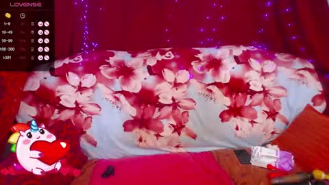 Snapshot of hotzlata chatting on July 9, 9:35 am Hotzlata online show from July 9, 9:35 am