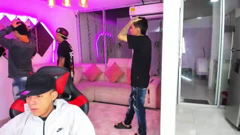 Snapshot of houseofwarrios chatting on November 22, 5:28 am we are Harry Jersi pablo and our mod talco online show from November 22, 5:28 am