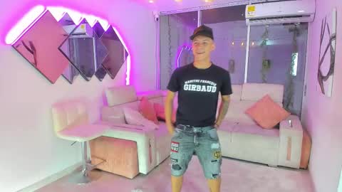 Snapshot of houseofwarrios chatting on November 26, 5:30 am we are Harry Jersi pablo and our mod talco online show from November 26, 5:30 am