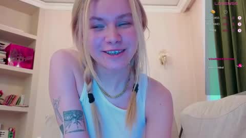 Snapshot of howimeturmum chatting on February 5, 12:54 pm ash. see u on sunday online show from February 5, 12:54 pm