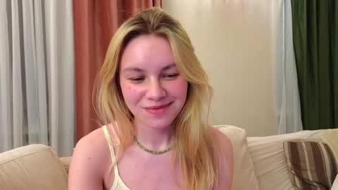 Snapshot of howimeturmum chatting on February 16, 4:25 pm ash. see u on sunday online show from February 16, 4:25 pm