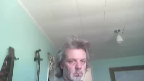 Snapshot of howlingatnothing chatting on December 18, 6:25 pm howlingatnothing online show from December 18, 6:25 pm