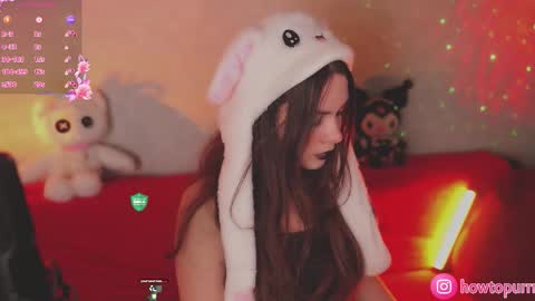 Mia online show from October 14, 5:03 pm