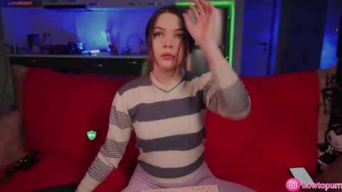 Mia online show from November 29, 5:27 pm