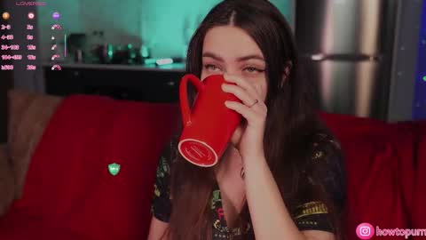 Mia online show from February 7, 5:05 pm