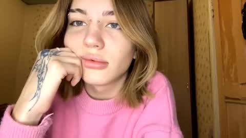 hsiuscherich online show from December 4, 12:36 pm