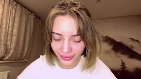 hsiuscherich online show from December 20, 3:19 pm