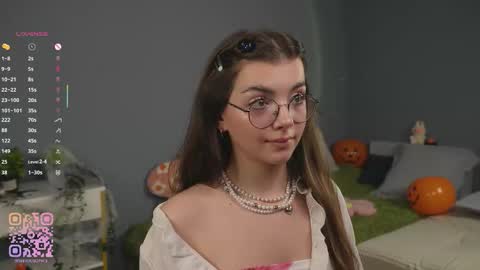 Snapshot of huba_booba chatting on October 29, 7:26 pm Diane online show from October 29, 7:26 pm