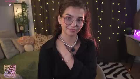 Snapshot of huba_booba chatting on July 10, 10:51 am Diane online show from July 10, 10:51 am