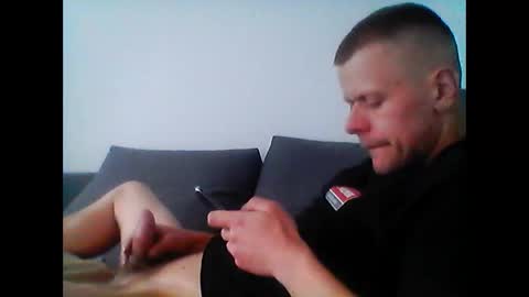 Snapshot of hubikush22 chatting on February 6, 4:21 pm hubikush22 online show from February 6, 4:21 pm