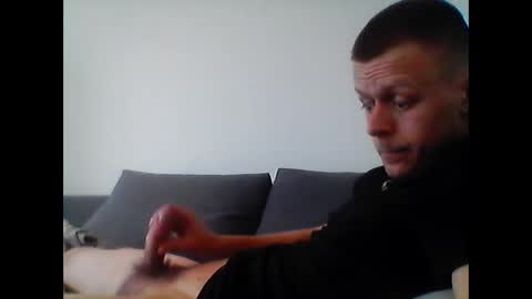 Snapshot of hubikush22 chatting on February 15, 9:41 am hubikush22 online show from February 15, 9:41 am