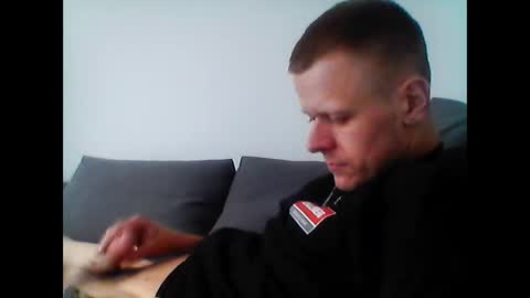 Snapshot of hubikush22 chatting on February 17, 3:40 pm hubikush22 online show from February 17, 3:40 pm