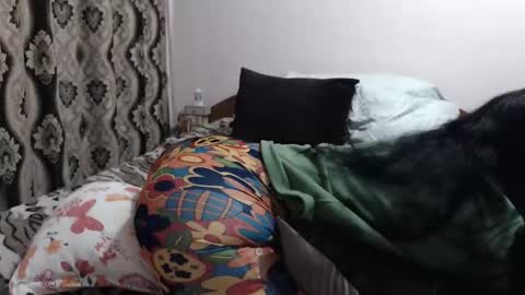 Snapshot of hugeassdevil chatting on February 23, 12:57 pm hugeassdevil online show from February 23, 12:57 pm