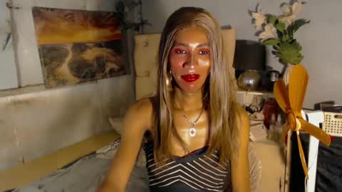 hugecock_caramel online show from June 19, 9:07 pm
