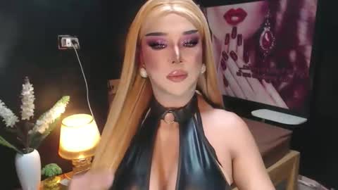 Christine online show from April 5, 5:43 pm