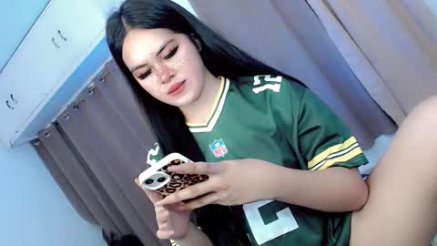 Snapshot of hugecockyanny chatting on October 23, 11:09 am Yhanie online show from October 23, 11:09 am