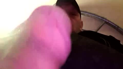 Snapshot of hugecummer10 chatting on February 4, 2:17 am hugecummer10 online show from February 4, 2:17 am