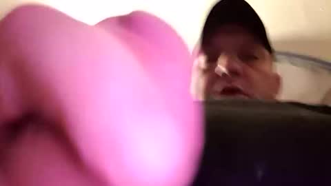 Snapshot of hugecummer10 chatting on February 22, 2:24 am hugecummer10 online show from February 22, 2:24 am