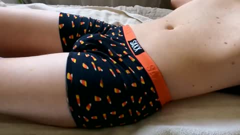 HugeCumshots online show from December 3, 10:29 pm