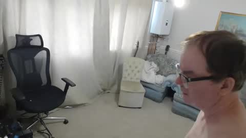 Snapshot of hugedick1965 chatting on November 19, 10:48 am hugedick1965 online show from November 19, 10:48 am