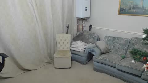 Snapshot of hugedick1965 chatting on December 13, 7:53 pm hugedick1965 online show from December 13, 7:53 pm