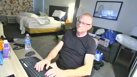 Snapshot of hugentuscaloosa chatting on May 10, 10:26 pm CAROLINA TIM online show from May 10, 10:26 pm