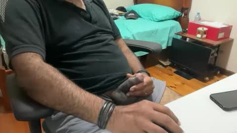 Snapshot of hugo_bulls chatting on February 21, 12:17 pm HunkyLover online show from February 21, 12:17 pm